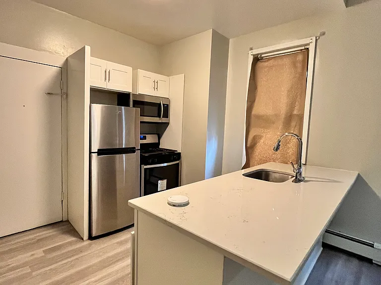 218 Bowers St #4 — Photo 2