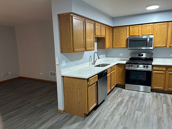 2nd image of 7318 Ogden Ave APT 2E
