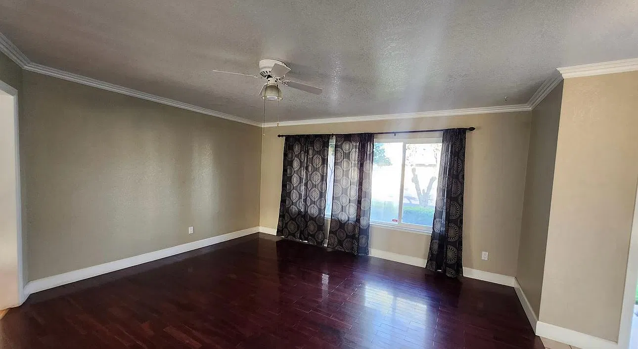 3225 Napier Dr — Photo 1