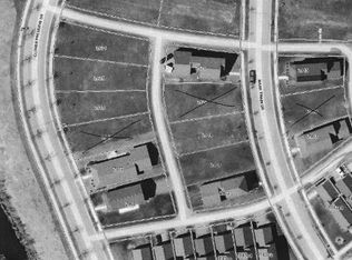 2931 Clover Preserve Dr, Chaska, MN 55318