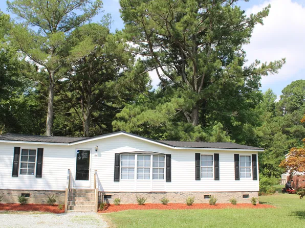 515 W 7th St, Kenly, NC 27542