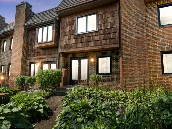 6821 Covington Creek Trl, Fort Wayne, IN 46804