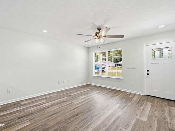 3rd image of 3333 ALMEDA Street