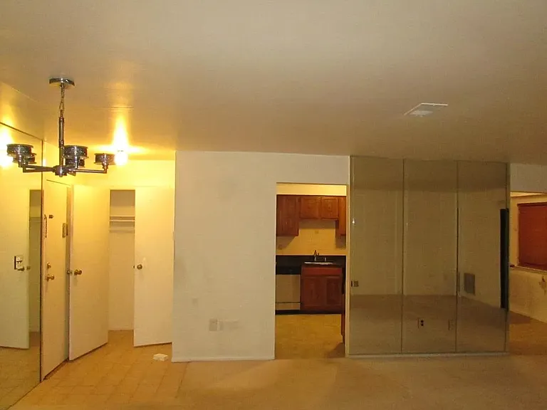102 Sharon Garden Ct #102 — Photo 15