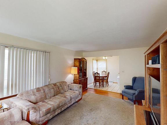 5th image of 16727 Forest View Dr
