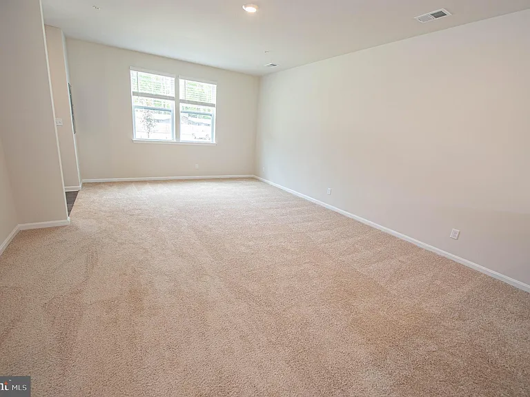 130 Willowtree Ln — Photo 19