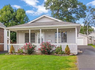 1917 N Hickory St, Crest Hill, IL 60403