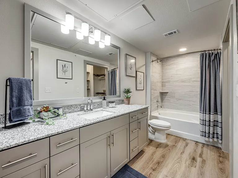 Garden Tub and Granite Countertops
