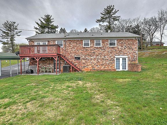 5th image of 613 Hollis St