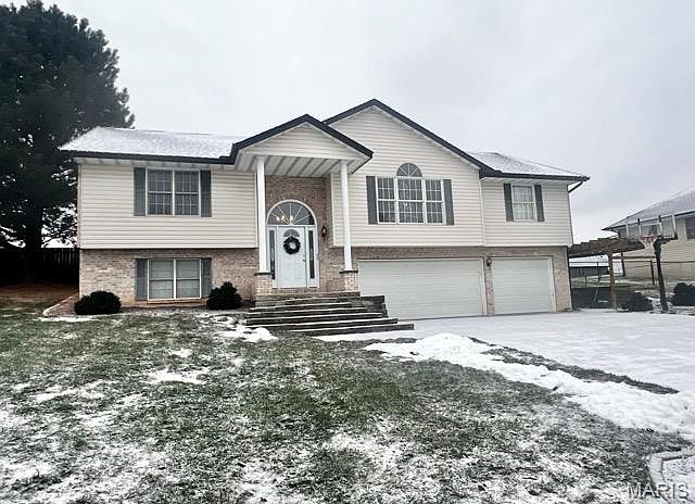10 Hibiscus Ln, Hannibal, MO 63401 | MLS #25081167 | Zillow