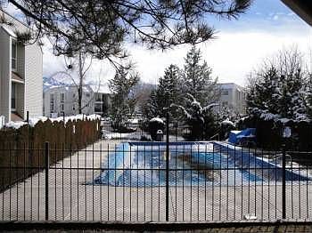 3rd image of 1040 E Quail Dr