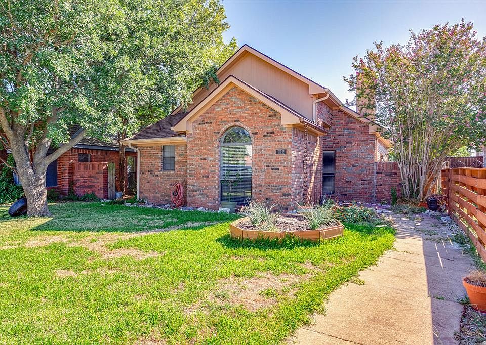 1st image of 212 Piccadilly Cir