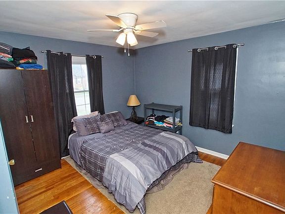 5th image of 270 E 328th St