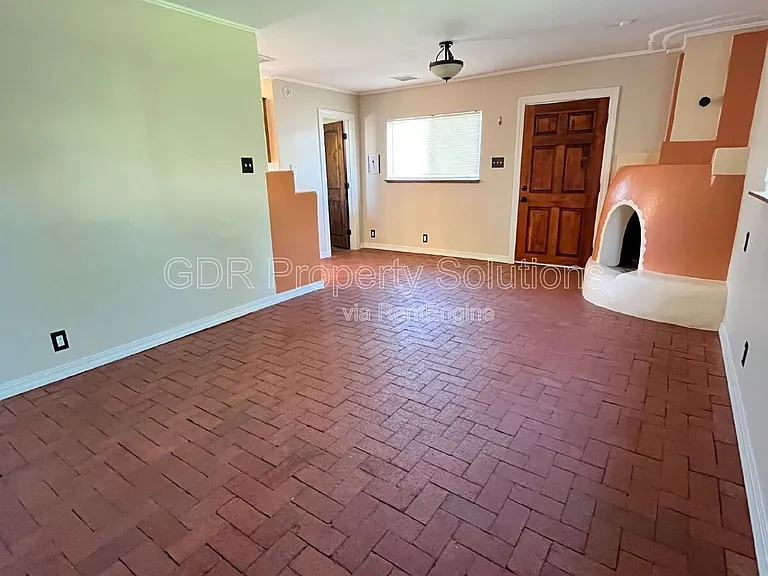 2440 Rose Ave NW — Photo 6