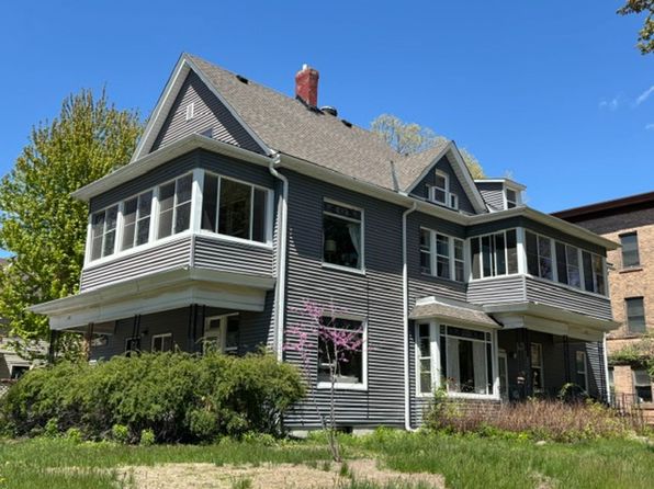 427 6th St SE