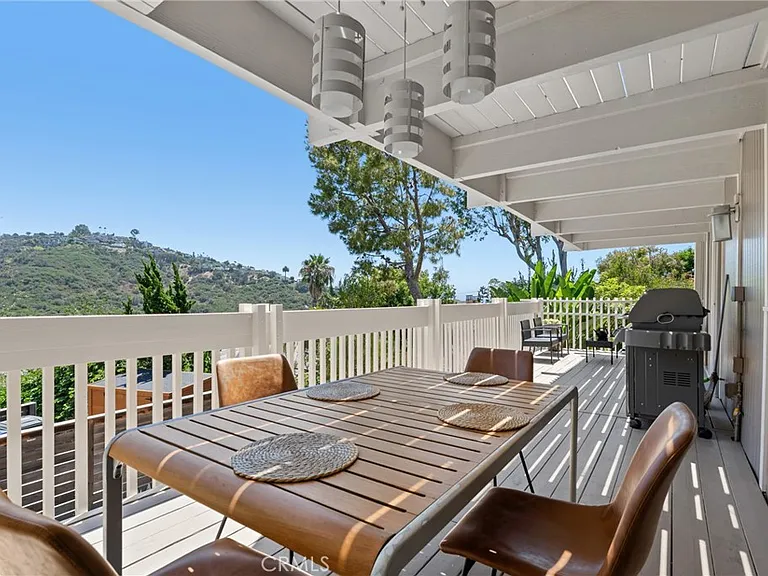 1494 Bluebird Canyon Dr — Photo 21