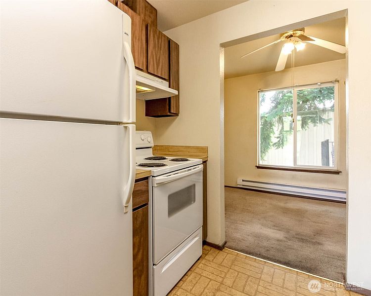 4th image of 1102 8th Street NE #4