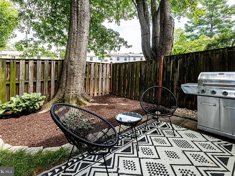 2775 Sikes Ct — Photo 33