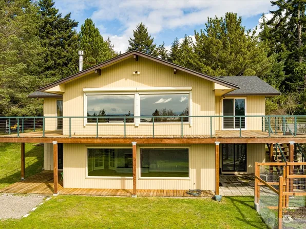 565 Olympic View Drive, Coupeville, WA 98239