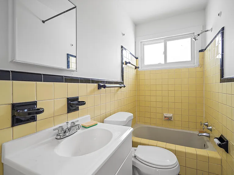 15211 Fenkell St #A4 — Photo 8