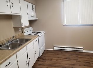 401 W Short St #1, Solon, IA 52333