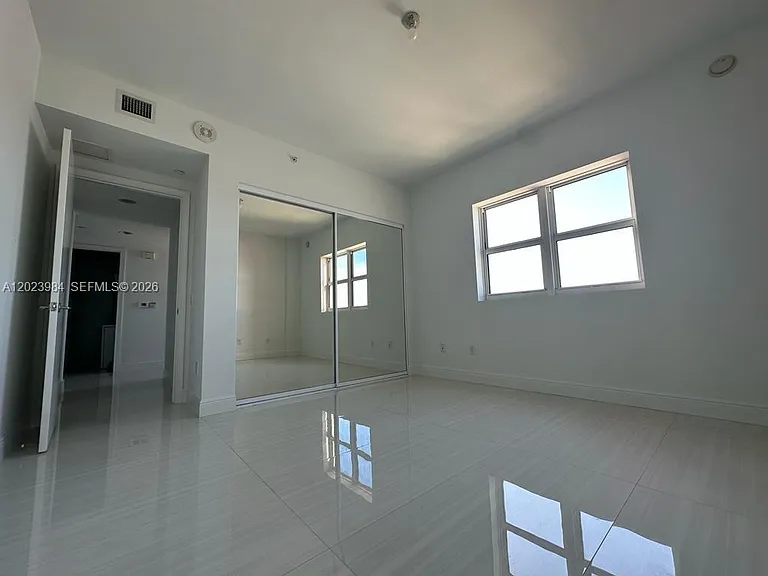 2650 Lake Shore Dr #1001 — Photo 22
