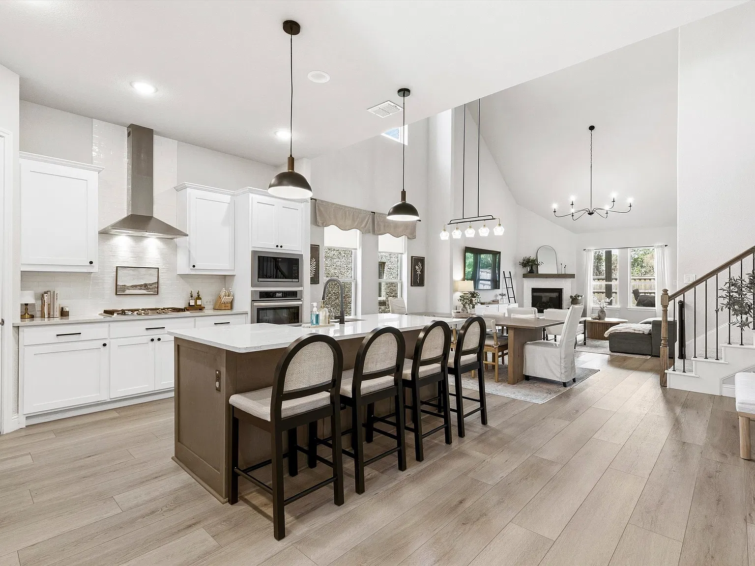4 bed, 3.5 bath, 3497 sqft, $3,847 — Photo 2
