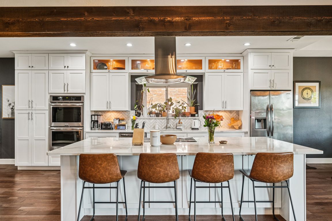 next background image