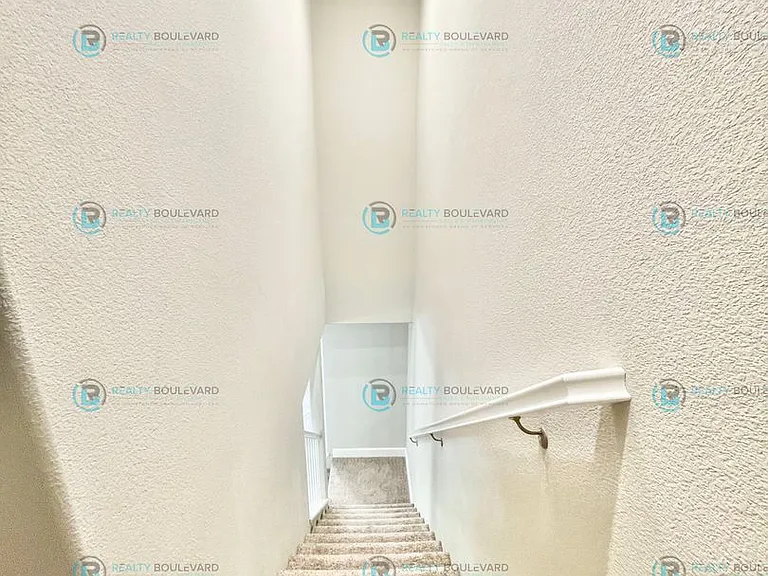 1815 Dark Horse Rd #B — Photo 14