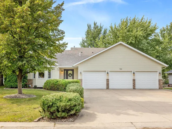 720 Roberts St SW, Hutchinson, MN 55350