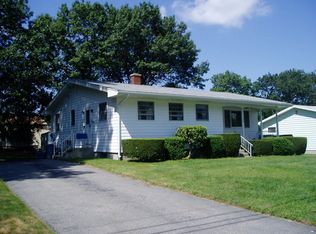 232 Stonehaven Rd, Fall River, MA 02723