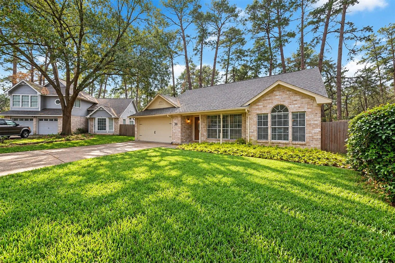 4 bed, 2.0 bath, 1849 sqft, $2,395 — Photo 2