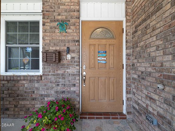 5th image of 7 Kathy Dr