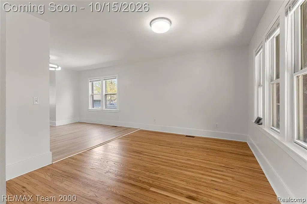 5 bed, 2.0 bath, 1900 sqft, $1,750 — Photo 2