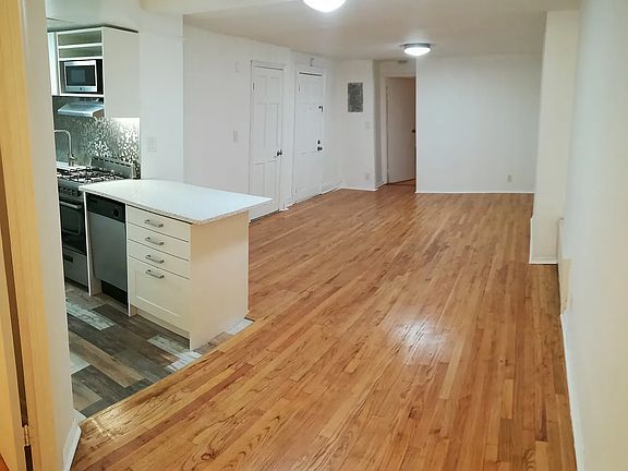 3rd image of 182 Carlton Ave #Basement