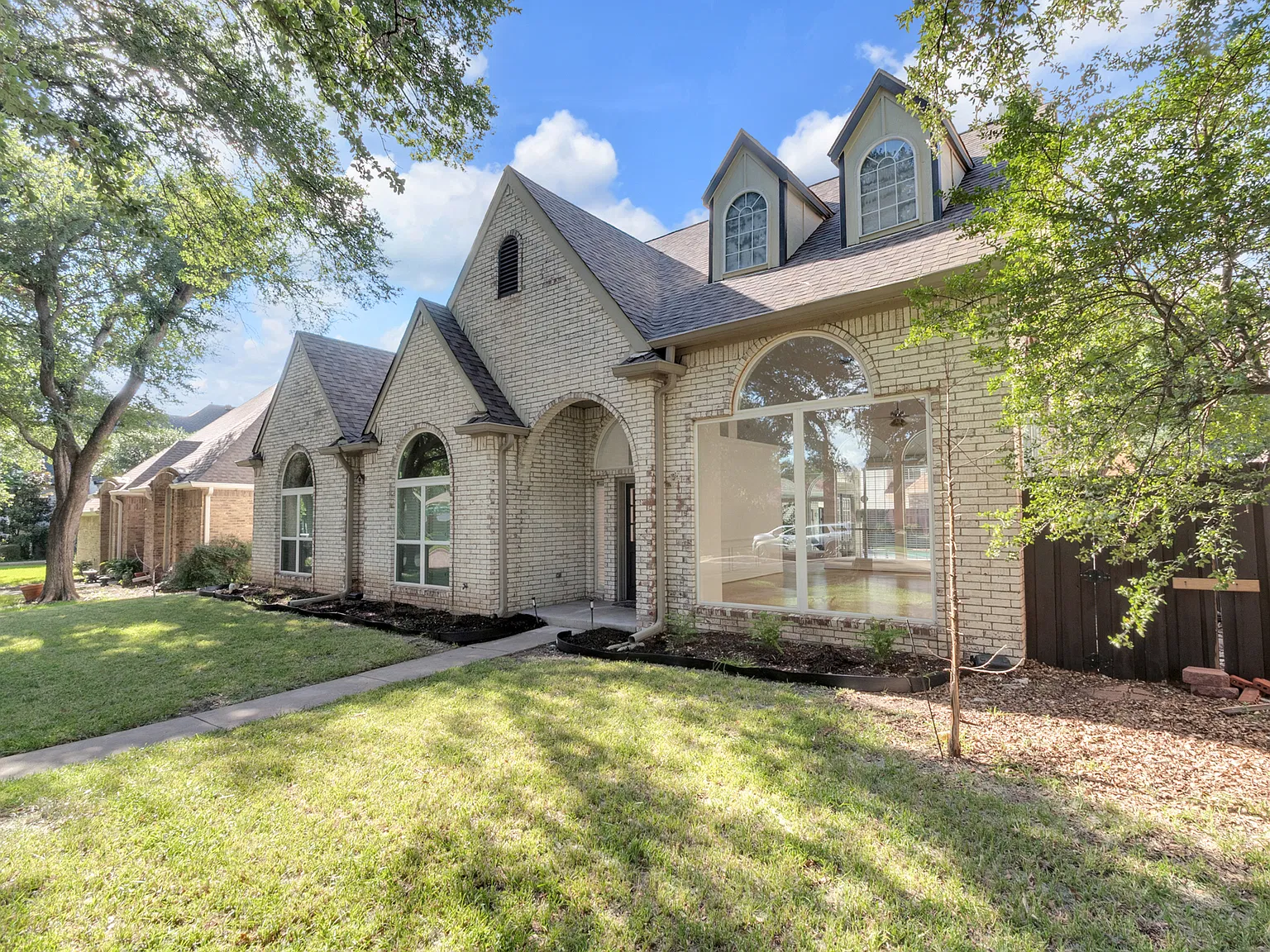3 bed, 1778 sqft, $3,200 — Photo 3