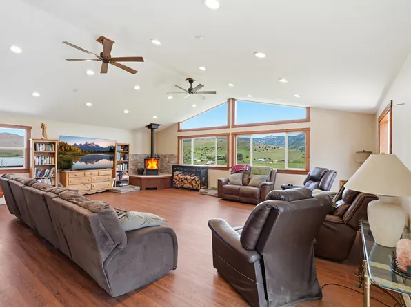 8066 N Valley View Hts, Preston, ID 83263