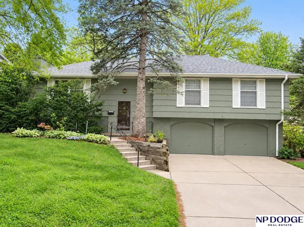 1114 S Grandview Ave, Papillion, NE 68046