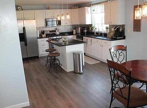 Updated kitchen, Hardwood Laminate Floors