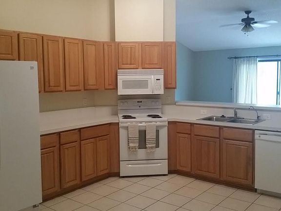 4th image of 12344 Sarah Towers Ln S
