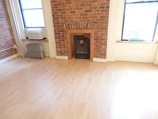 Rented by John O'Kelly Real Estate | media 18