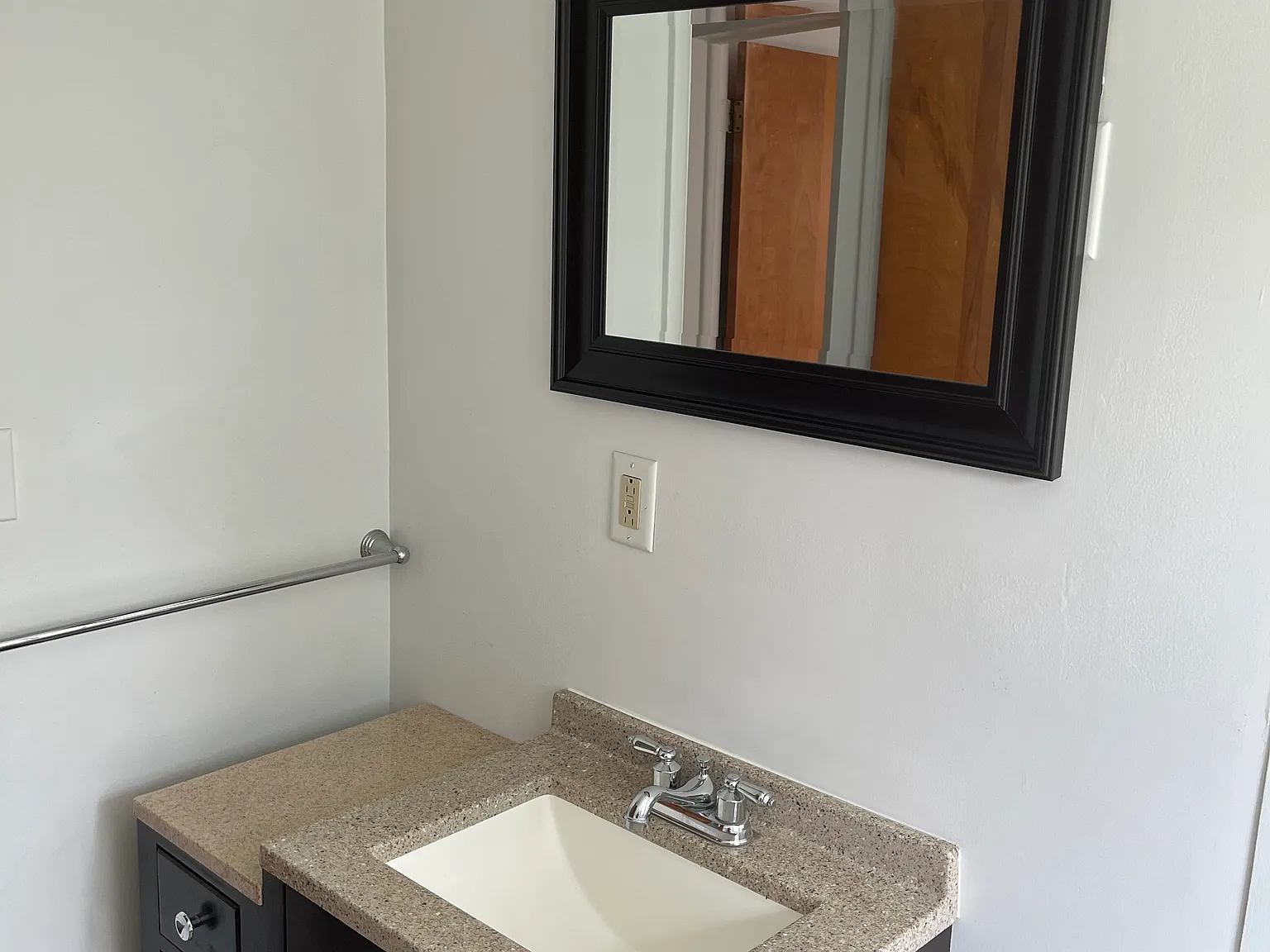 2 bed, 950 sqft, $975 — Photo 4