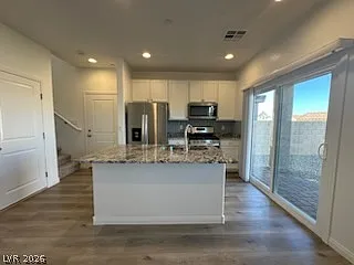 4 bed, 2.5 bath, 1480 sqft, $2,125 — Photo 3