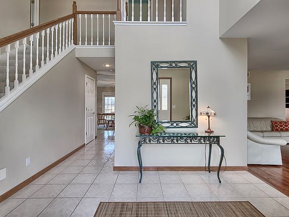 Tiled Entry Foyer