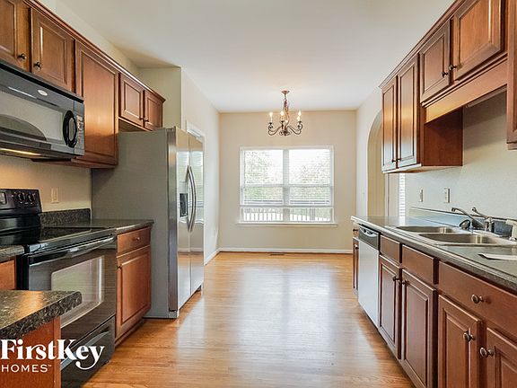 5th image of 240 Lime Creek Ln