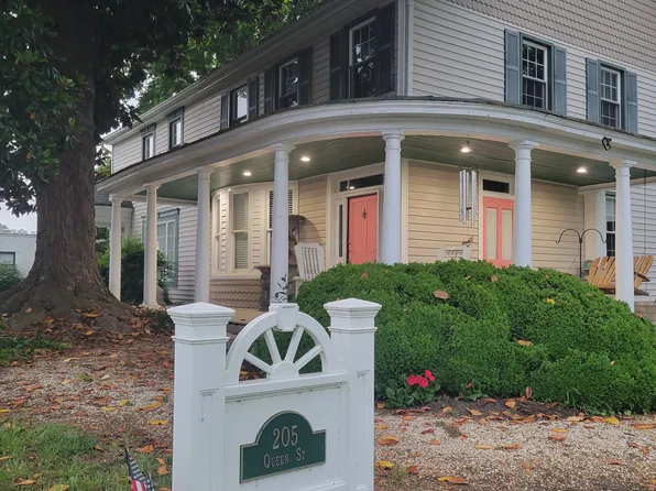205 Queen St #1, Tappahannock, VA 22560