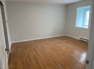 960 Violet Ave APT 2, Hyde Park, NY 12538