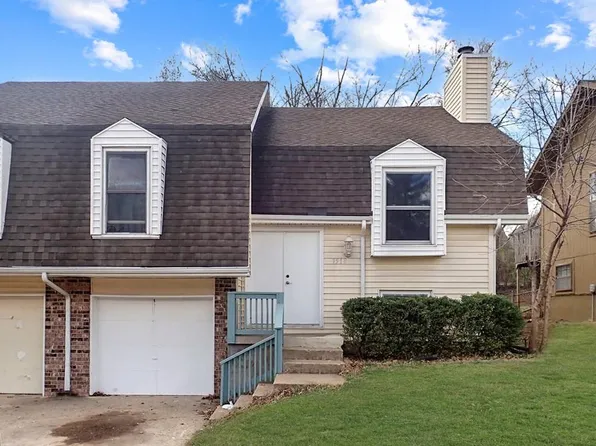 7518 Long St, Lenexa, KS 66216