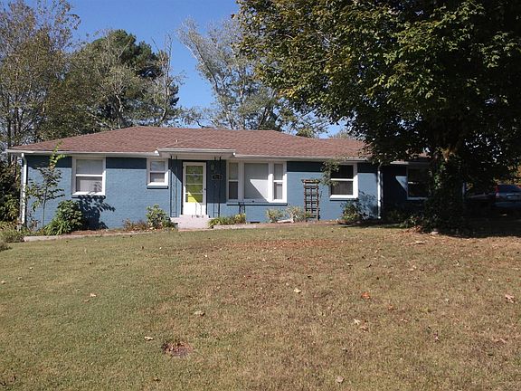 3rd image of 404 E Coy Cir