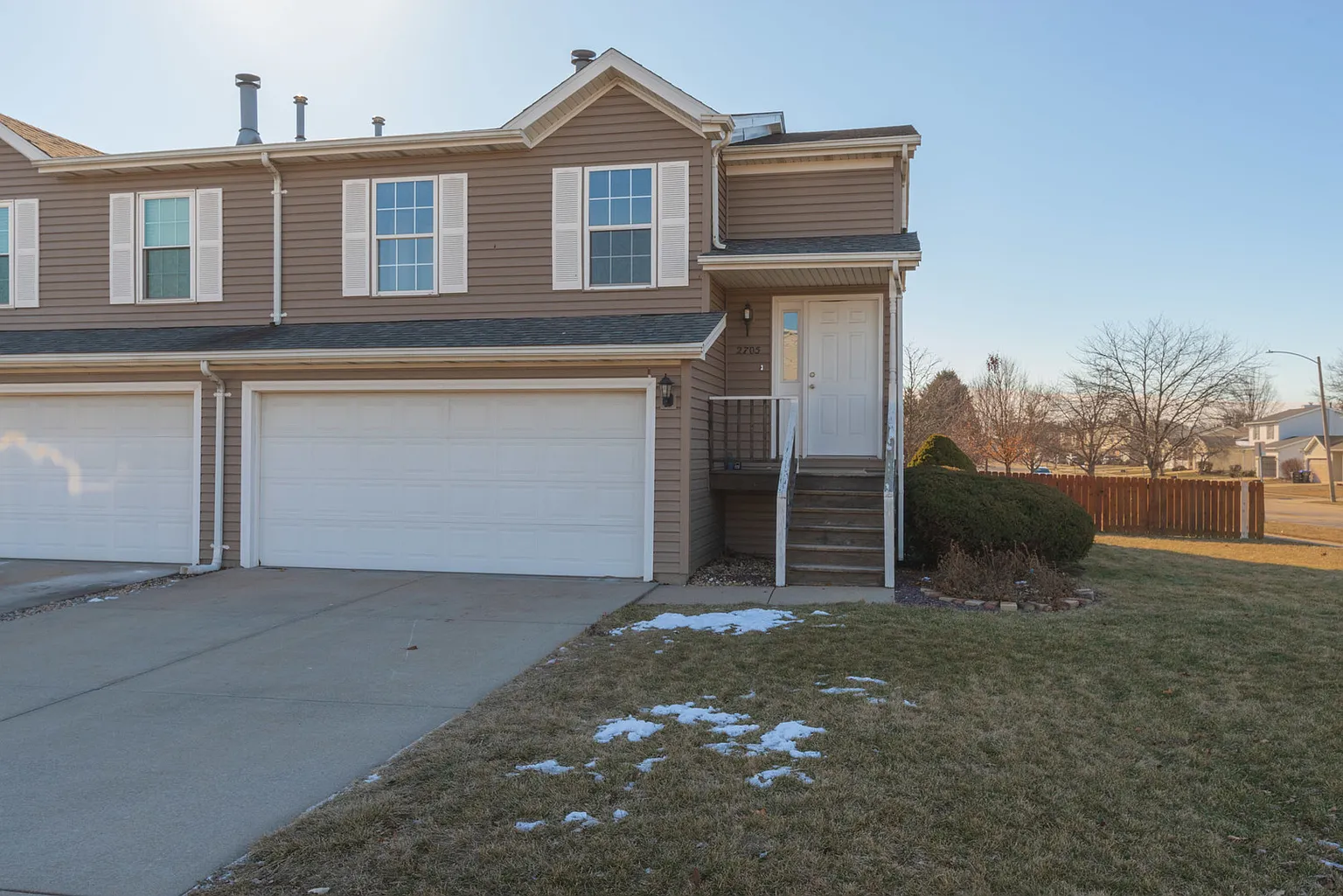 2705 Arrowhead Dr photo 1
